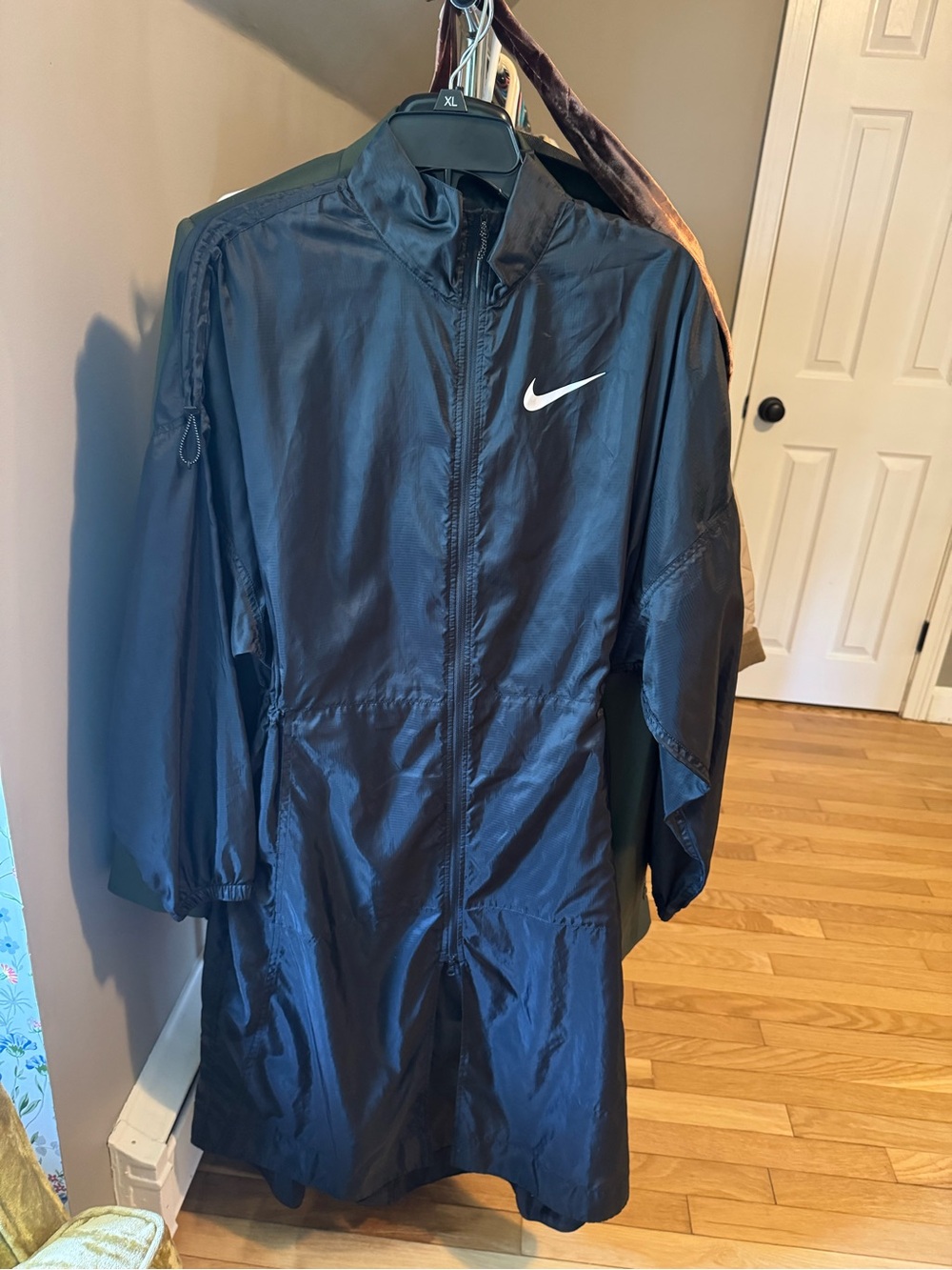 Nike full length packable trench style lightweight track jacket